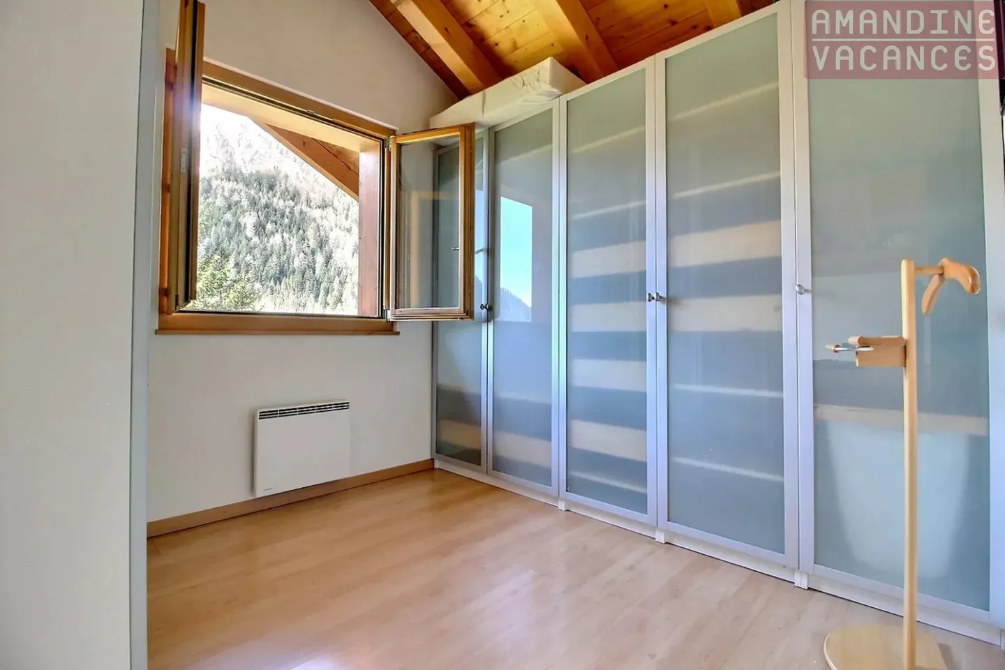 Chalet heart of the resort, Ovronnaz - 4 bedrooms - Photo 7 of 13