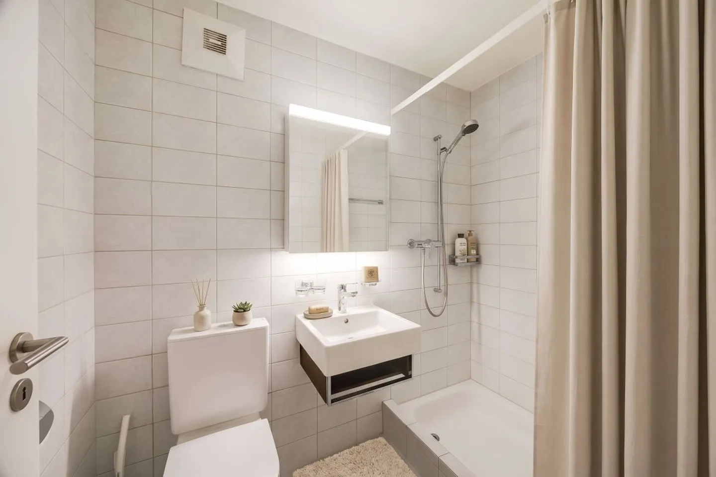 Garden apartment in a quiet, green residential area - Photo 5 of 9
