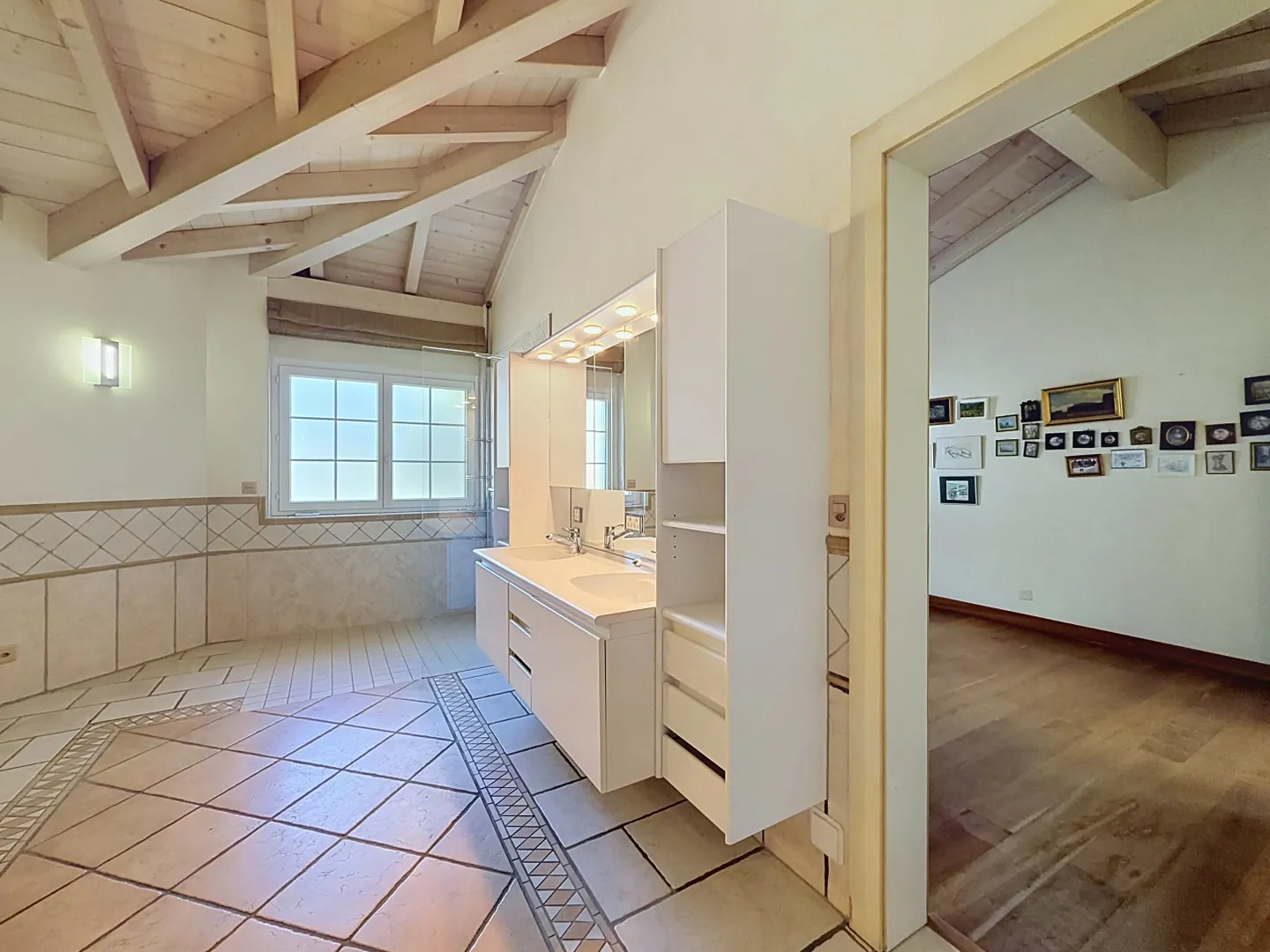 Villa spacieuse avec piscine - Photo 9 sur 13
