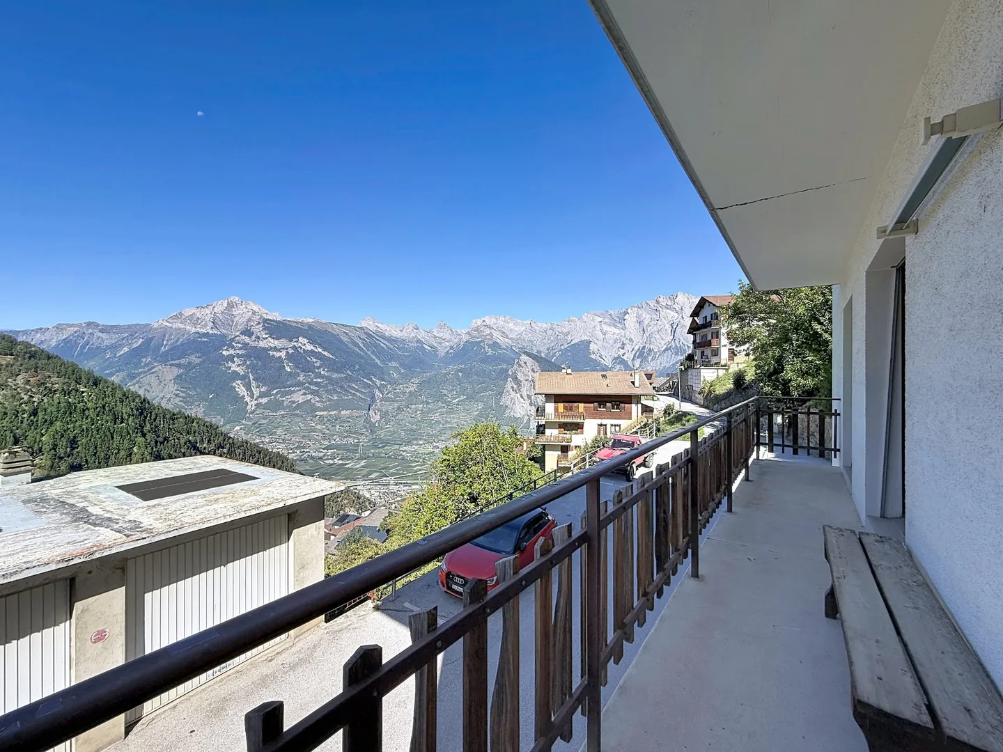 Pied-à-terre to renovate in the heart of the 4 Valleys - Photo 3 of 13