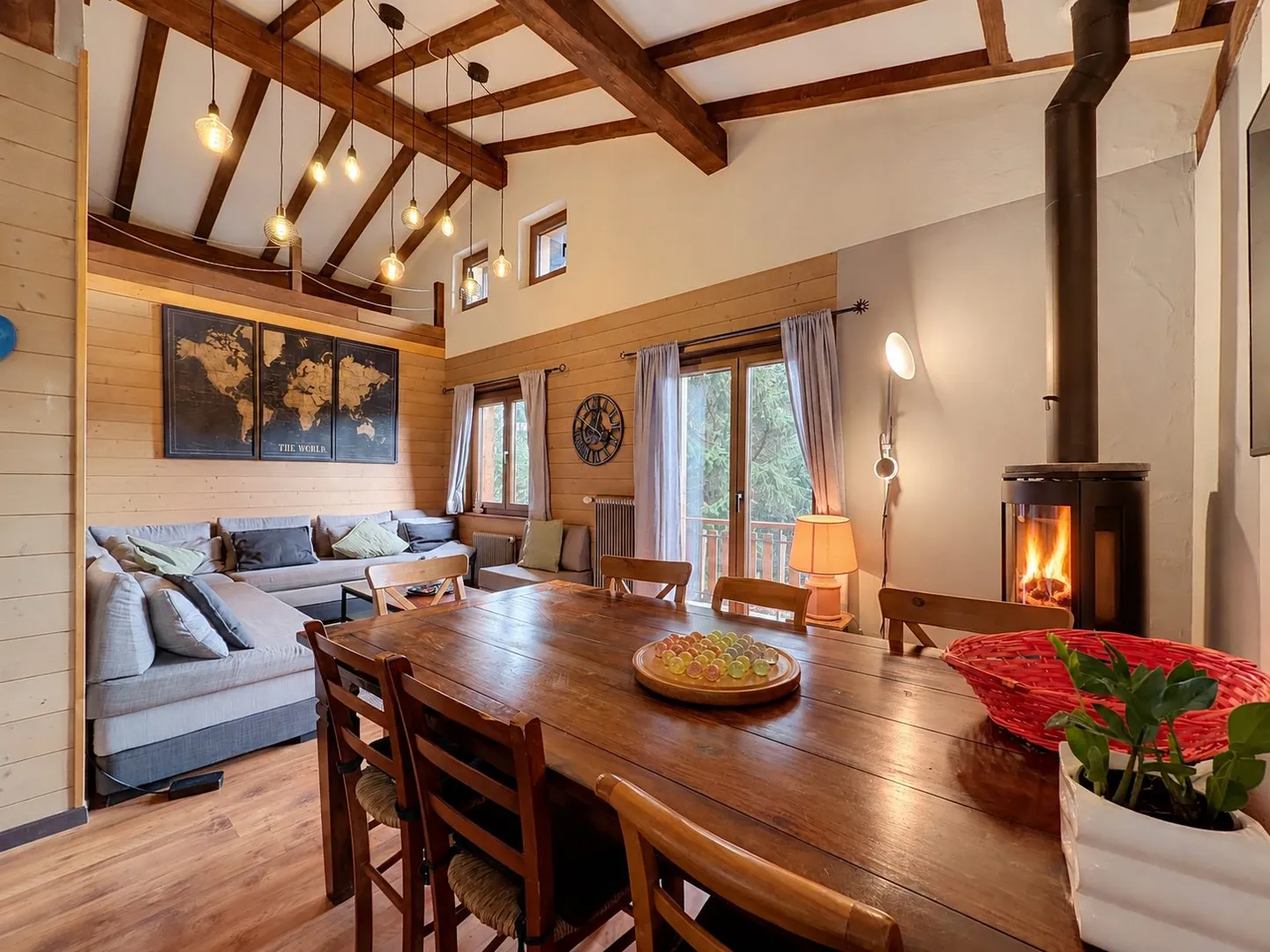 7-room Ski-in Chalet in the Heart of Les 4 Vallées - Photo 1 of 11