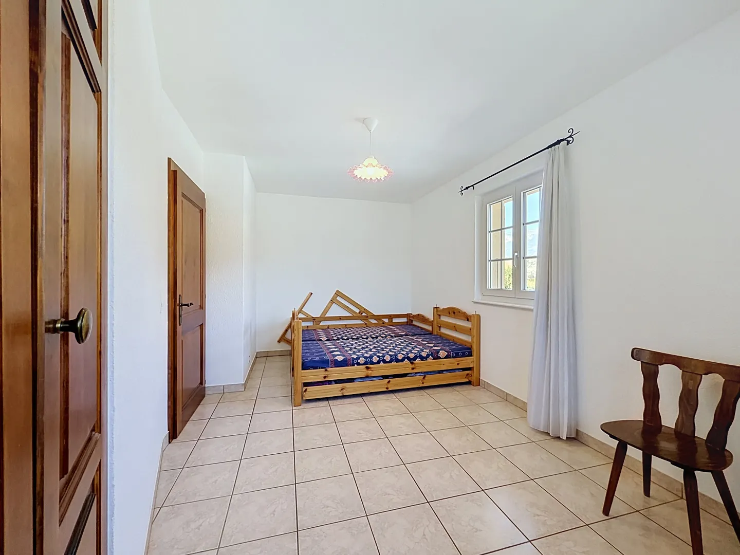 Stunning 5.5 room villa with independent studio and garden without vis-à-vis - Photo 12 of 13
