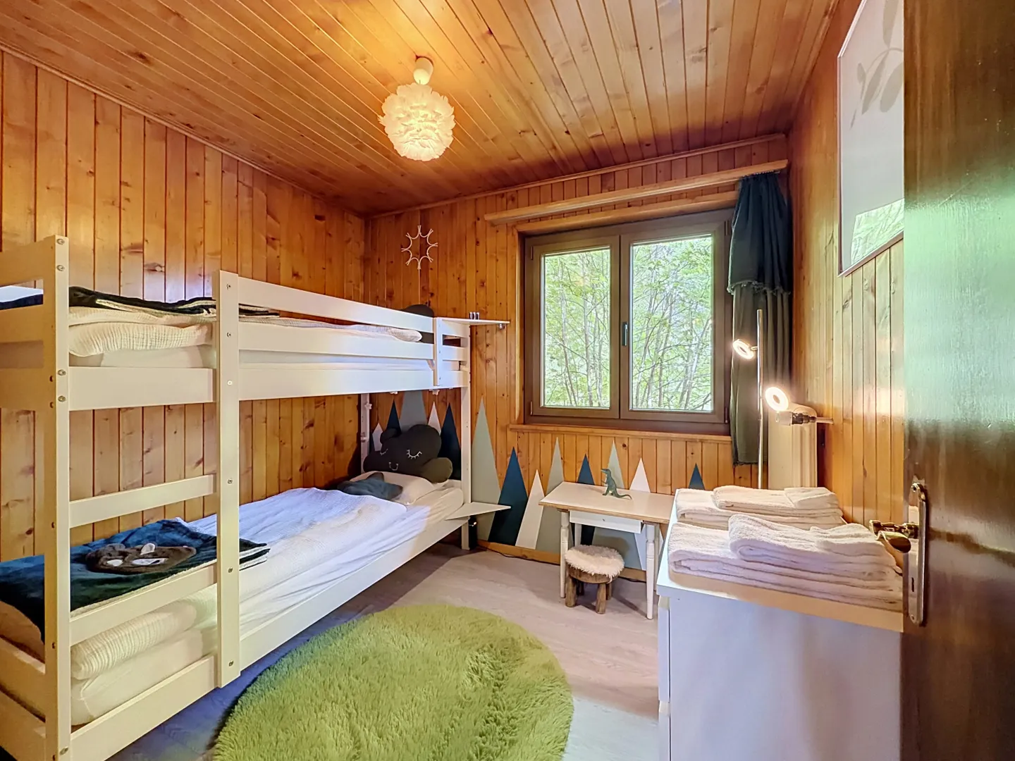 7-room Ski-in Chalet in the Heart of Les 4 Vallées - Photo 7 of 11