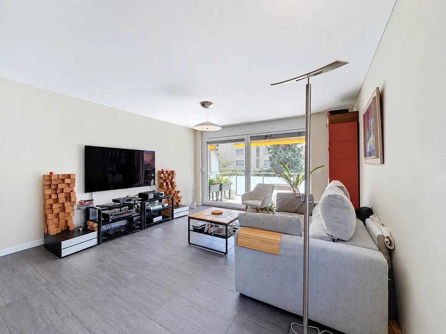 Hervorragende 4,5 Zimmer helle Wohnung mit Balkon in Grimisuat - Nahe den Annehmlichkeiten - Foto 2 von 13