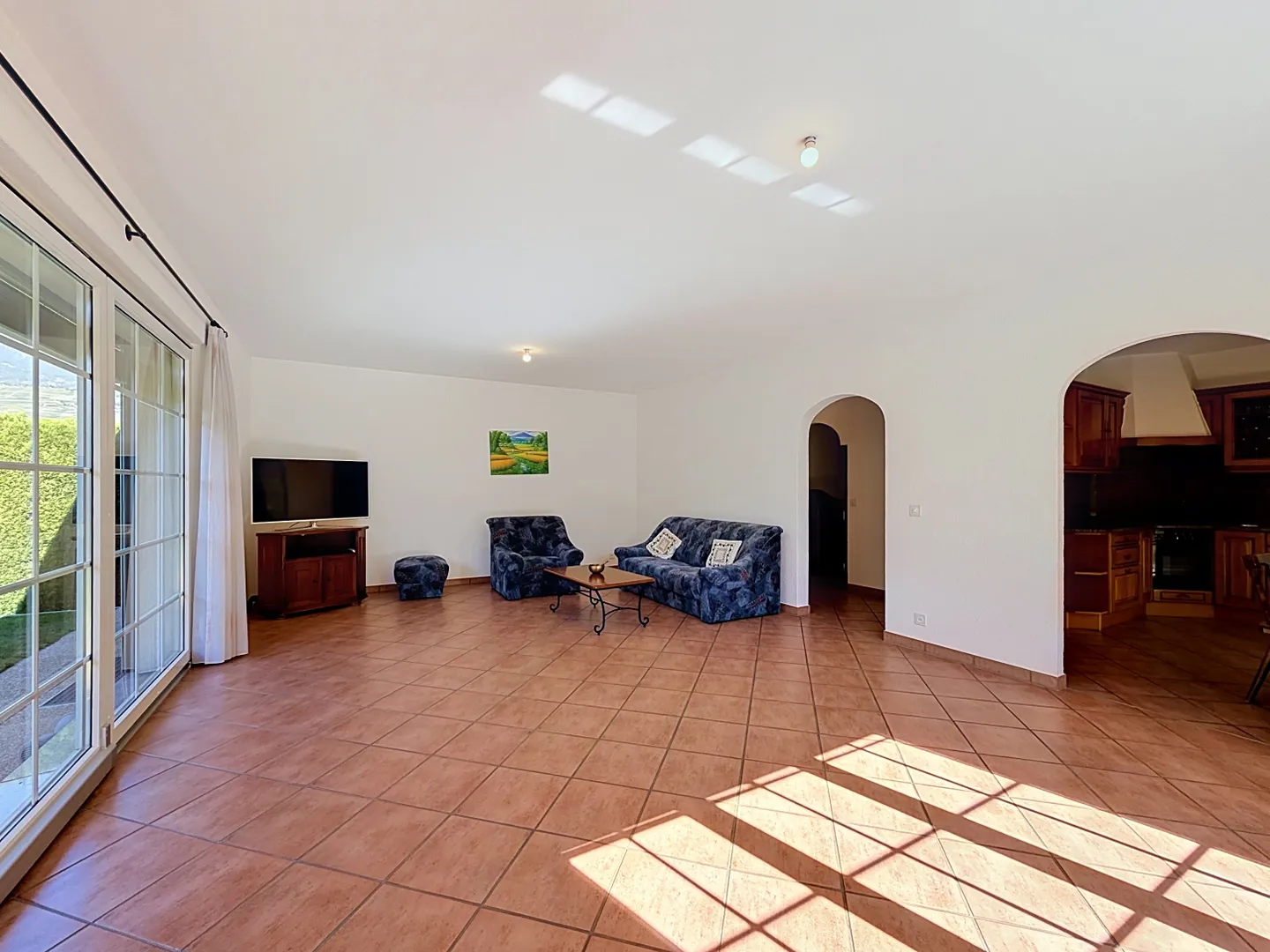 Stunning 5.5 room villa with independent studio and garden without vis-à-vis - Photo 2 of 13