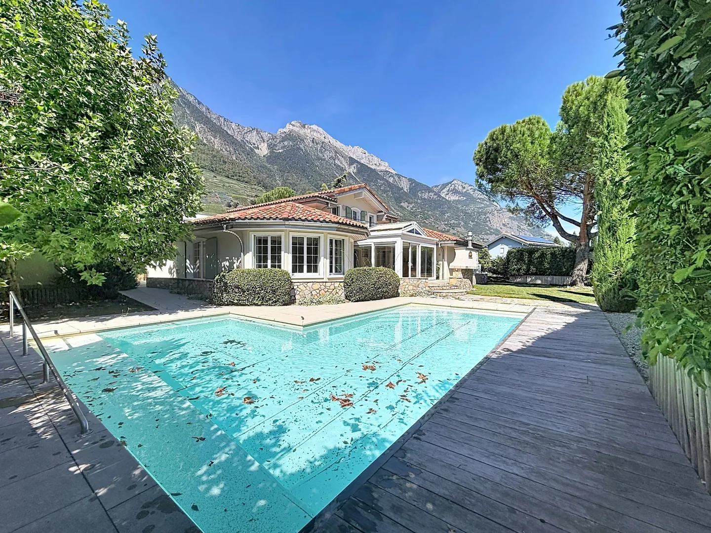 Villa spacieuse avec piscine - Photo 1 sur 13
