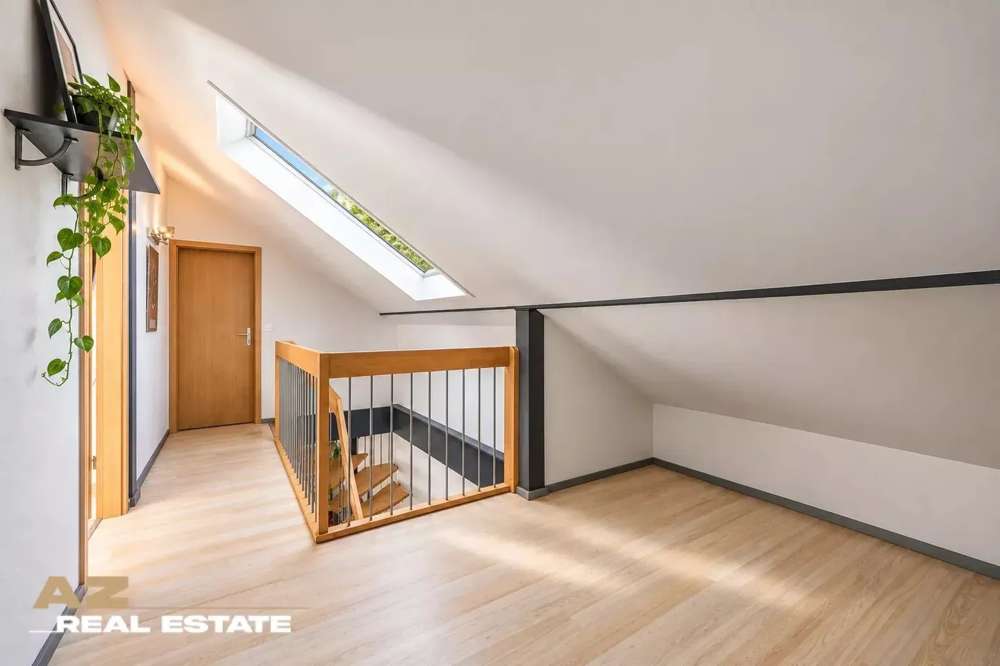EXCLUSIVELY: Charming property surrounded by greenery - Photo 9 of 13