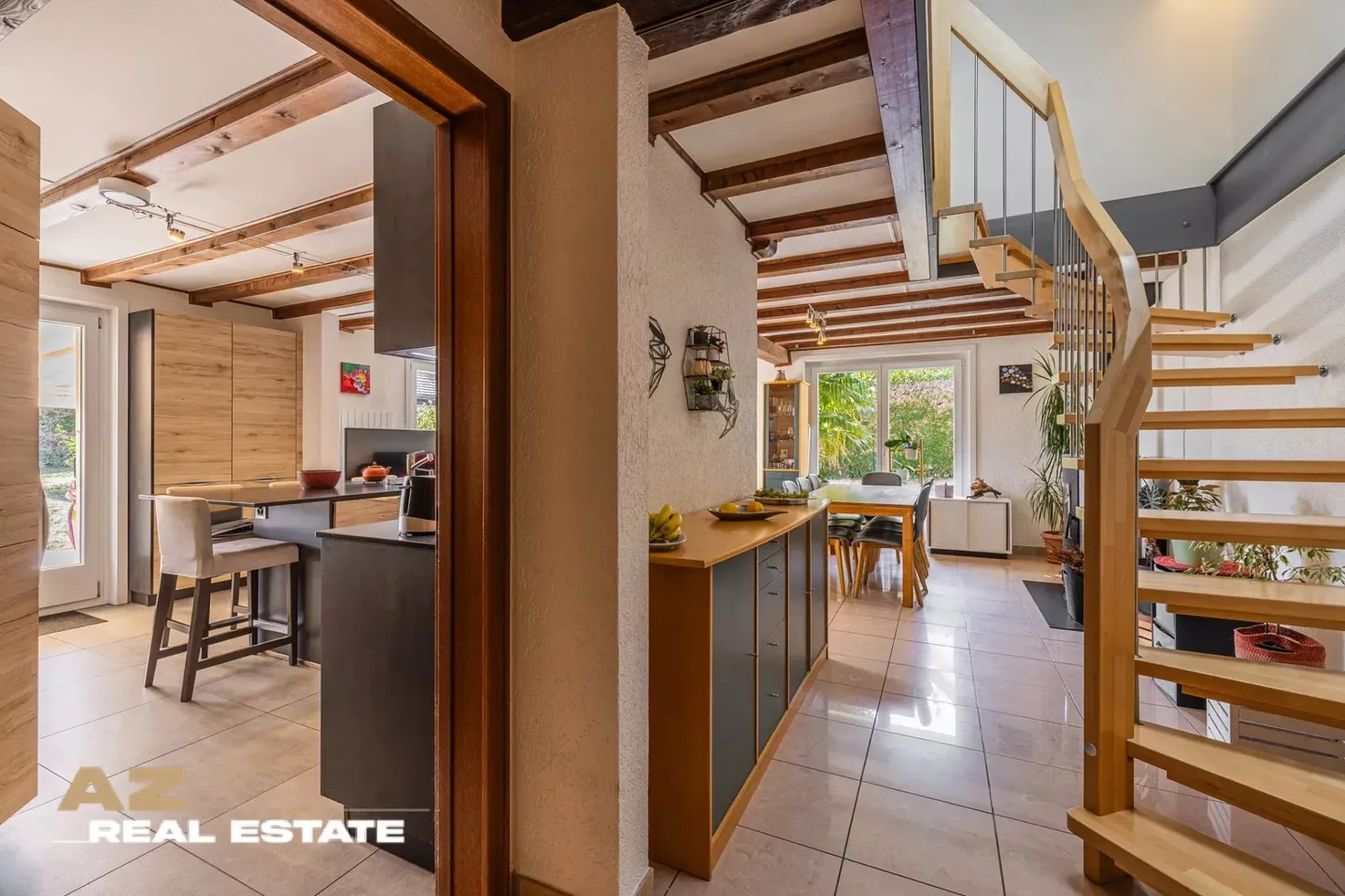 EXCLUSIVELY: Charming property surrounded by greenery - Photo 7 of 13