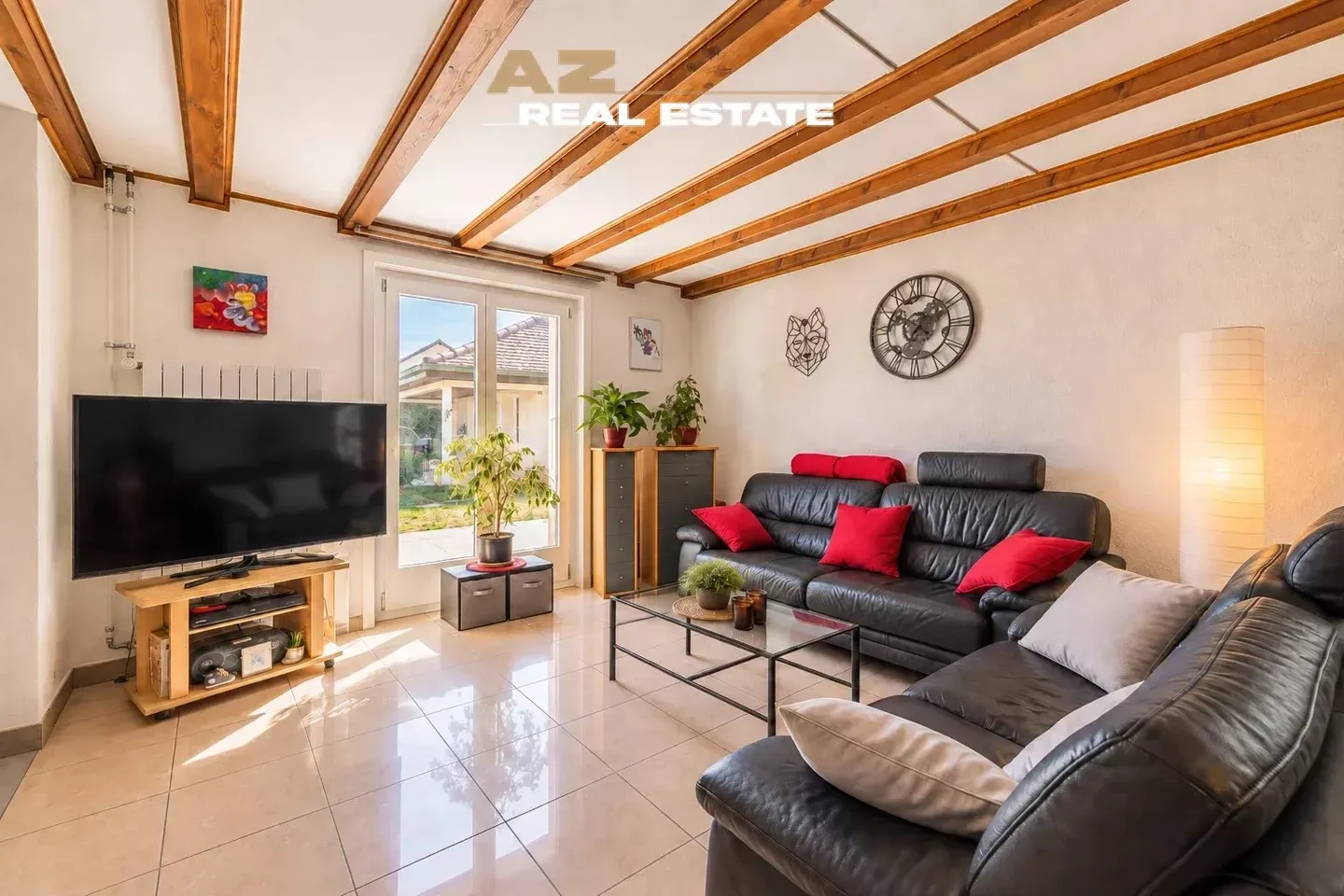 EXCLUSIVELY: Charming property surrounded by greenery - Photo 6 of 13