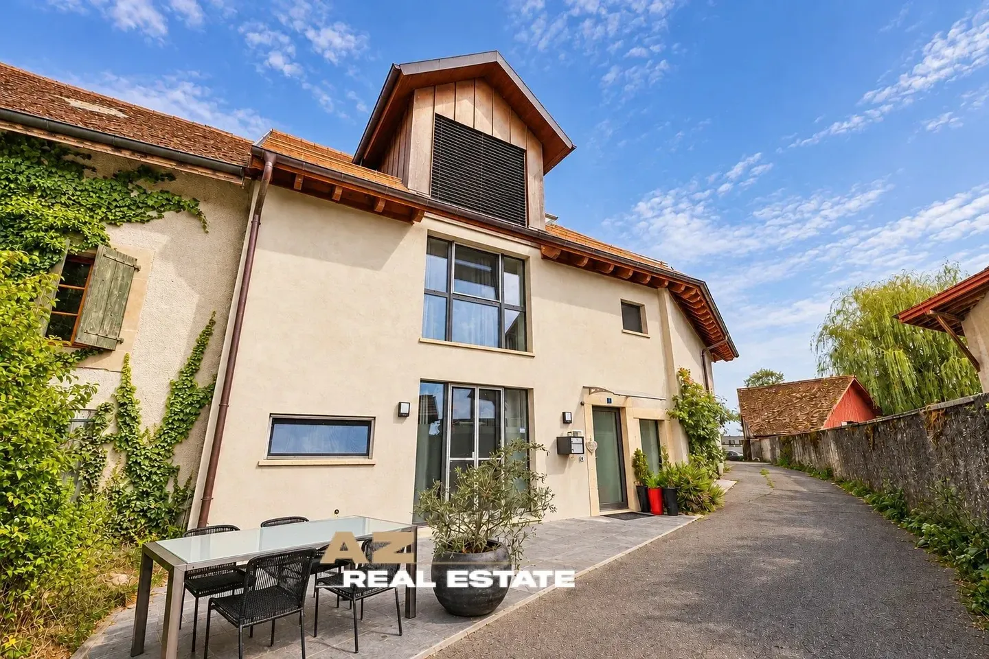 Magnificent Triplex im Herzen von Penthaz - Foto 1 von 12
