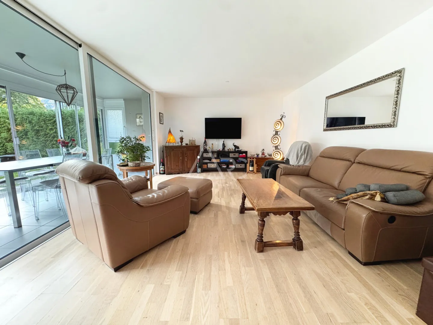 SUPERBE APPARTEMENT EN REZ-DE-JARDIN AU CŒUR DE MARTIGNY - Photo 2 sur 8