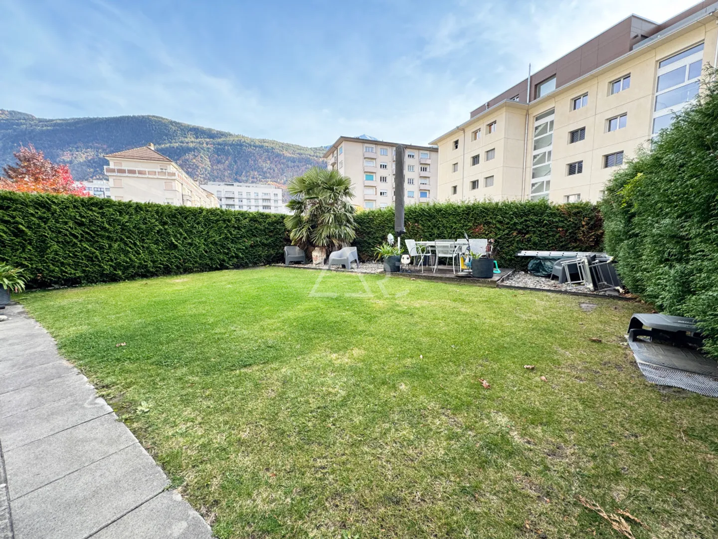 SUPERBE APPARTEMENT EN REZ-DE-JARDIN AU CŒUR DE MARTIGNY - Photo 7 sur 8
