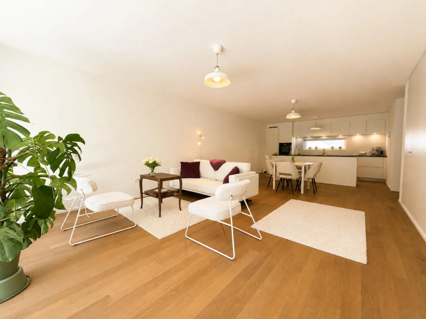 EXCEPTIONAL URBAN VILLA IN THE HEART OF MARTIGNY – 3.5 ROOMS WITH GARDEN AND CONVERTIBLE BASEMENT - Photo 4 of 9