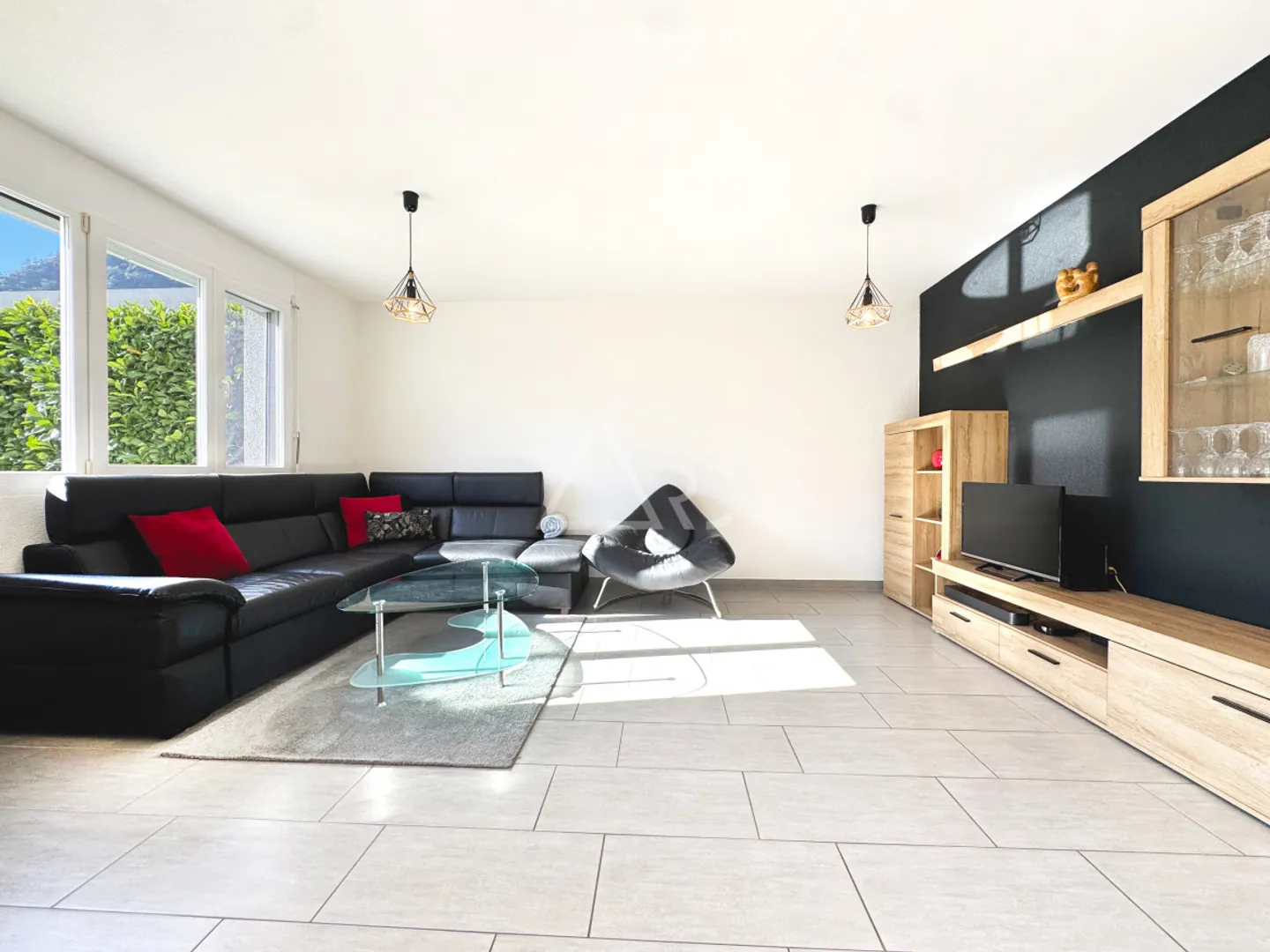 SUPERB 3.5 ROOMS GROUND FLOOR APARTMENT WITH TERRACE AND PRIVATE GARDEN IN MARTIGNY - Photo 6 of 10