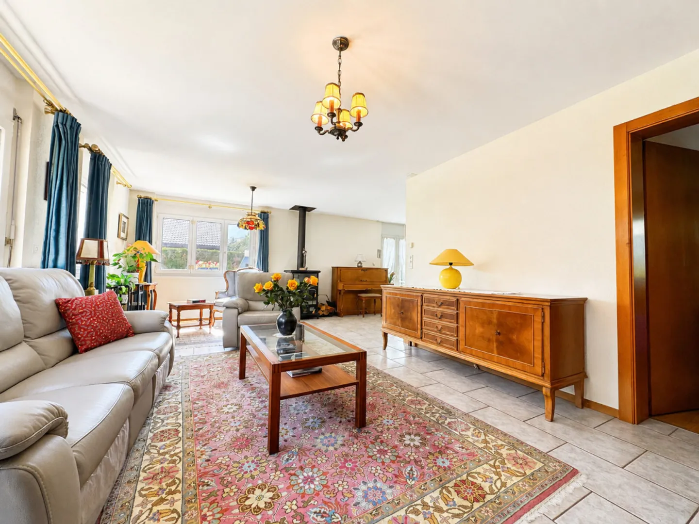 VILLA INDIVIDUALE DI 5.5 LOCALI CON GIARDINO E VERANDA A SAXON - Foto 8 di 12
