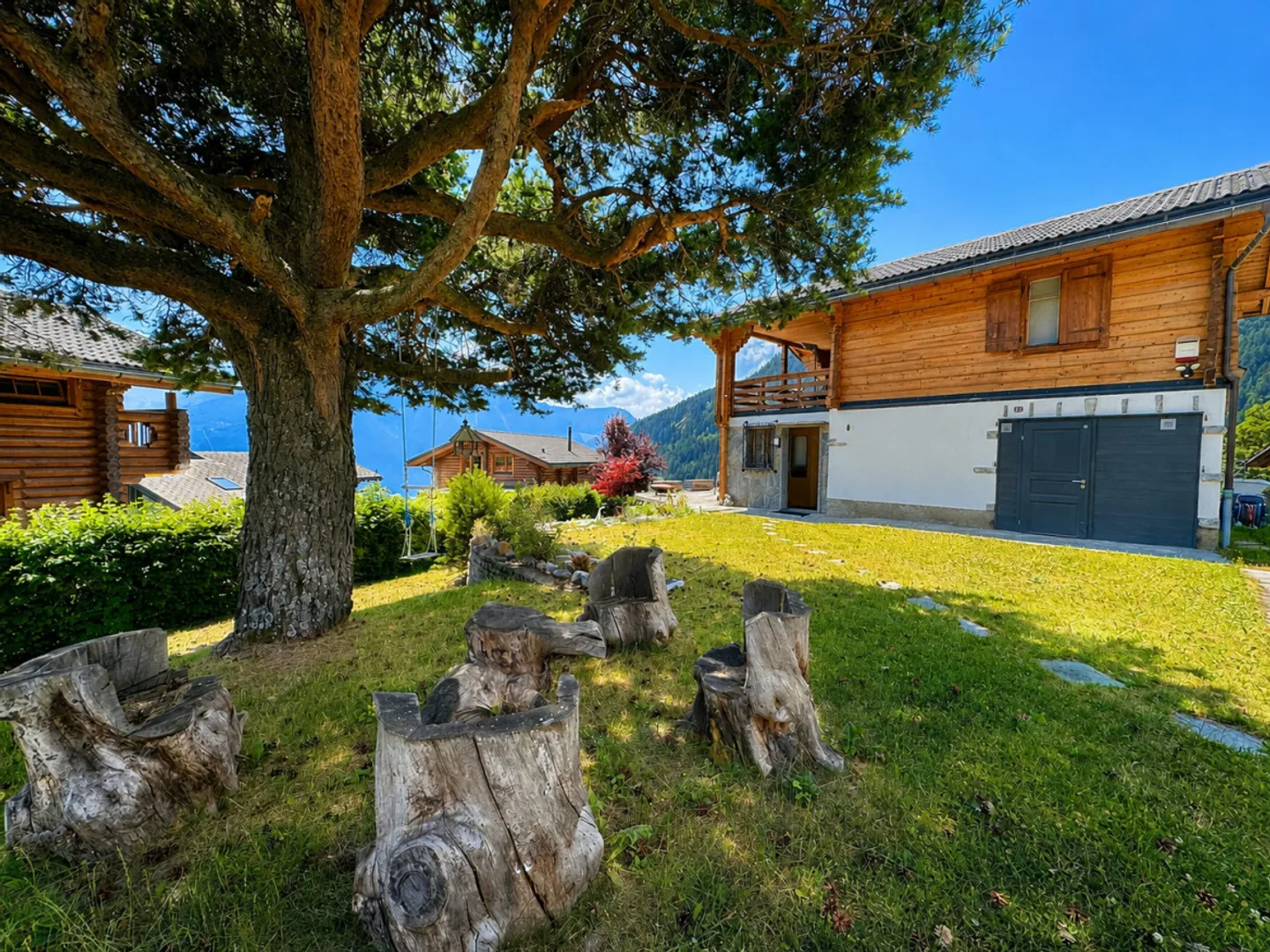 MAGNIFICENT RENOVATED CHALET – SECONDARY RESIDENCE &amp; SALES TO FOREIGNERS AUTHORIZED - Photo 1 of 12