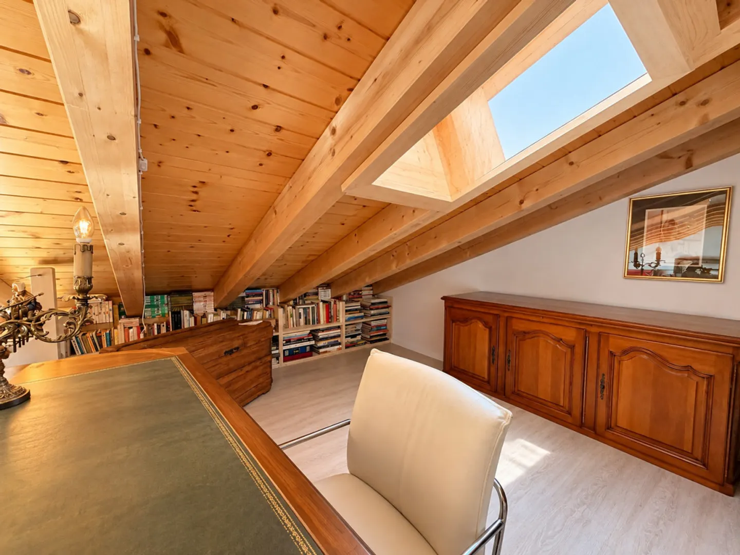 MAGNIFICENT 2.5-ROOM PENTHOUSE WITH MEZZANINE AND LARGE BALCONY IN CHAMPLAN - Photo 5 of 9