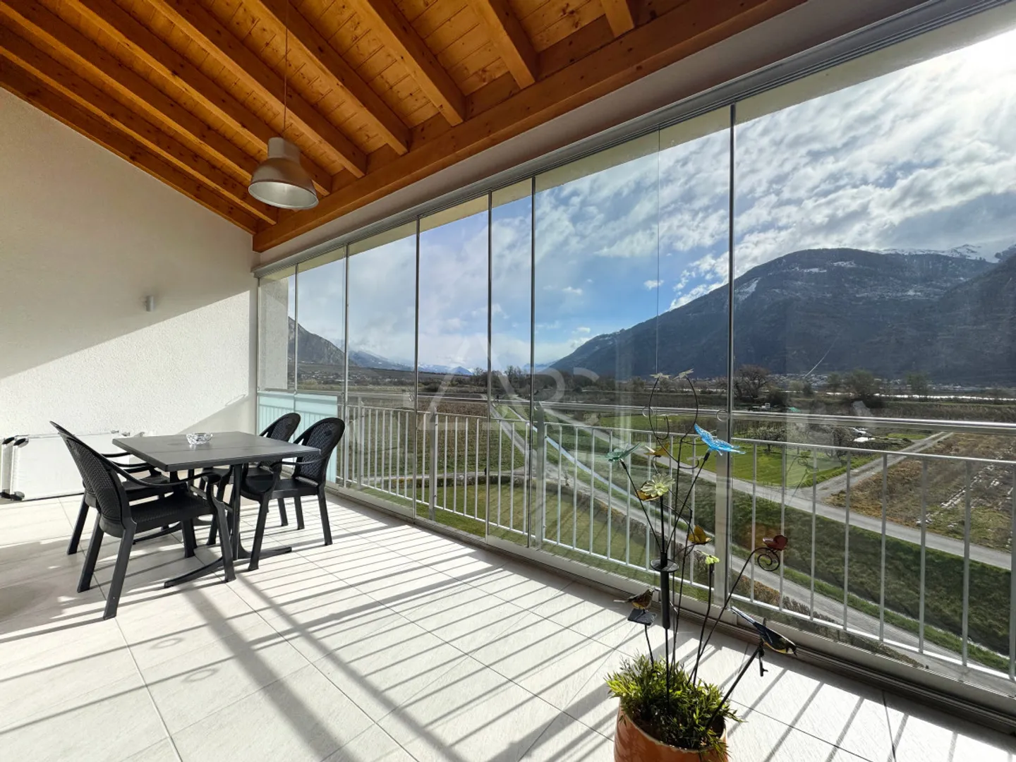 2.5-ROOM APARTMENT IN BAINS DE SAILLON - SOLD FURNISHED WITH VERANDA - Photo 1 of 6