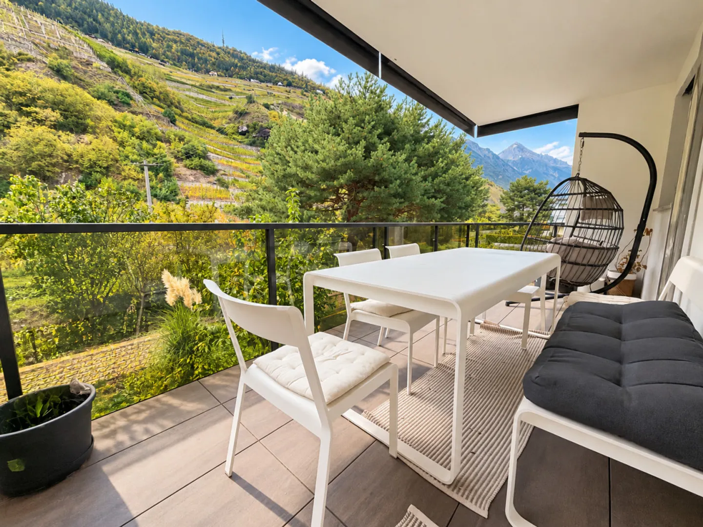 AUSGEZEICHNETE WOHNUNG 4.5P MIT UNABHÄNGIGEM STUDIO - BEGEHRTE GEGENDE DER FUSION, MARTIGNY - Foto 5 von 13
