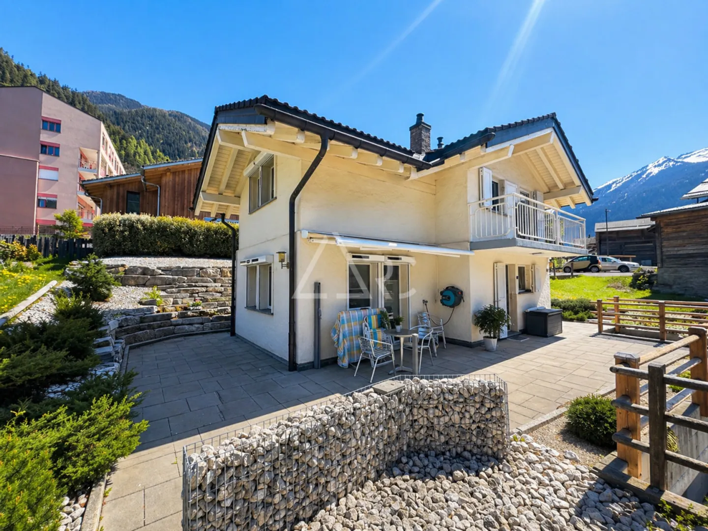EINZELVILLA IN EXZELLENTEM ZUSTAND – RUHIG, DOPPELGARAGE & SEKUNDÄRWOHNUNG - Foto 2 von 8