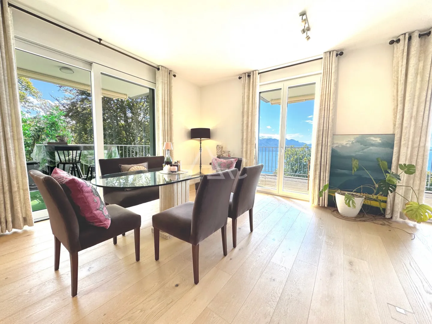 4.5P D’EXCEPTION AVEC VUE PANORAMIQUE SUR LE LÉMAN - Photo 3 sur 9