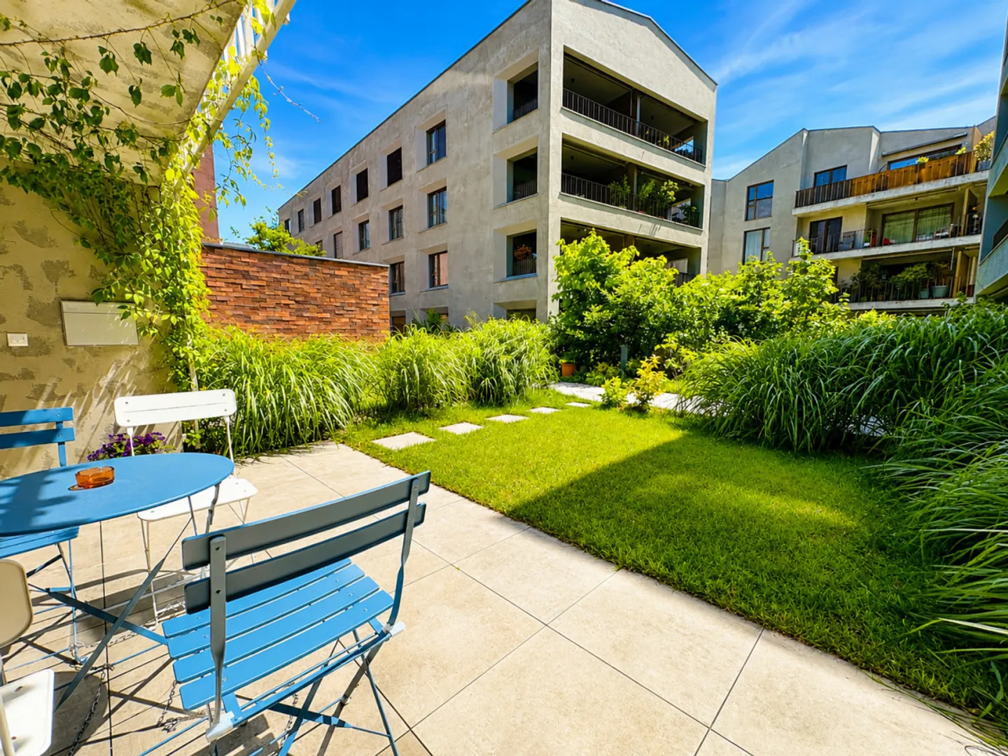 EXCEPTIONAL URBAN VILLA IN THE HEART OF MARTIGNY – 3.5 ROOMS WITH GARDEN AND CONVERTIBLE BASEMENT - Photo 8 of 9