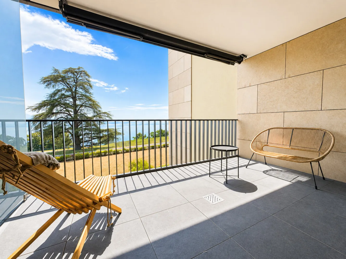 Appartement Éblouissant avec Vue - Photo 3 sur 9