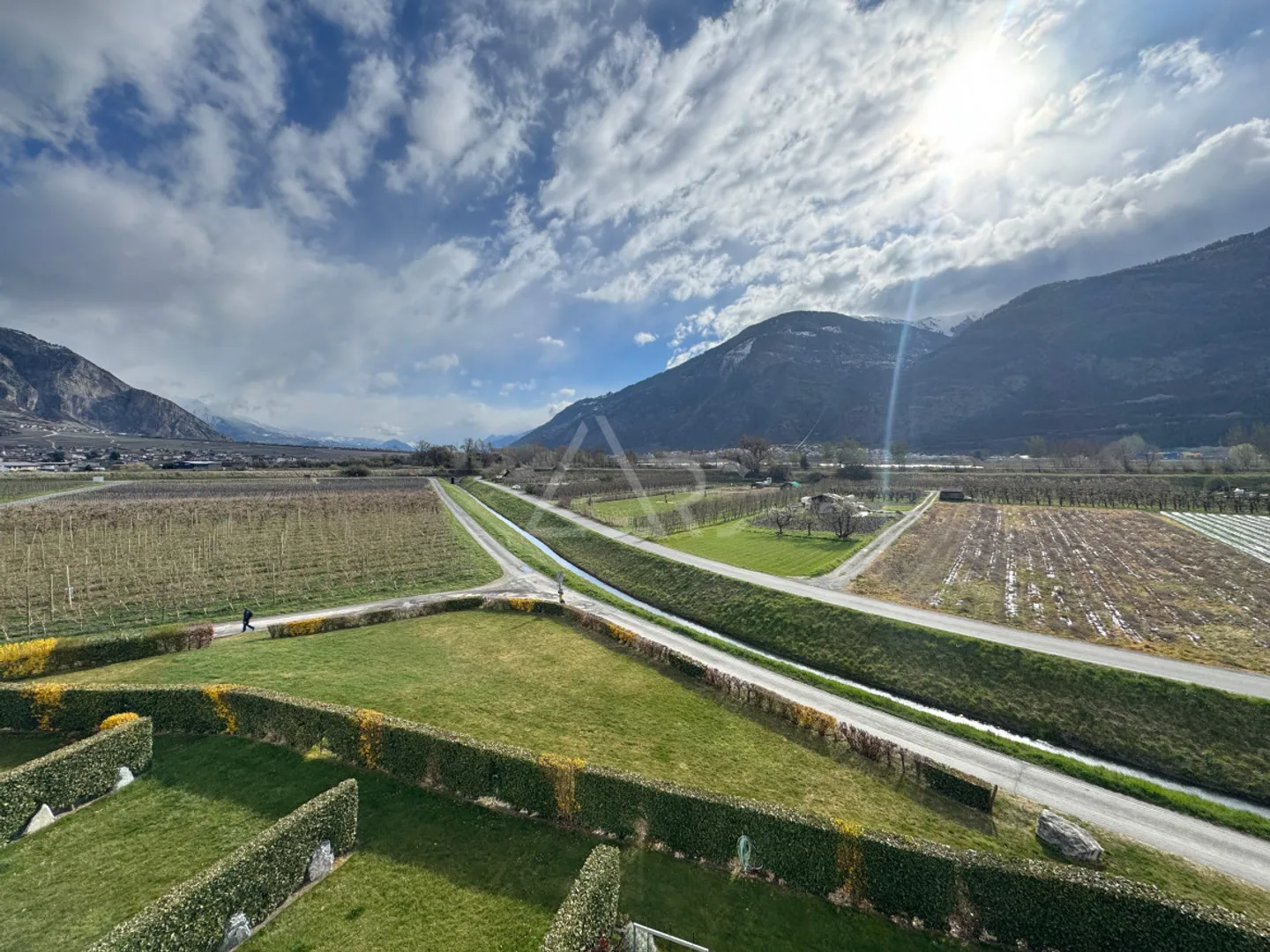 2.5-ROOM APARTMENT IN BAINS DE SAILLON - SOLD FURNISHED WITH VERANDA - Photo 3 of 6