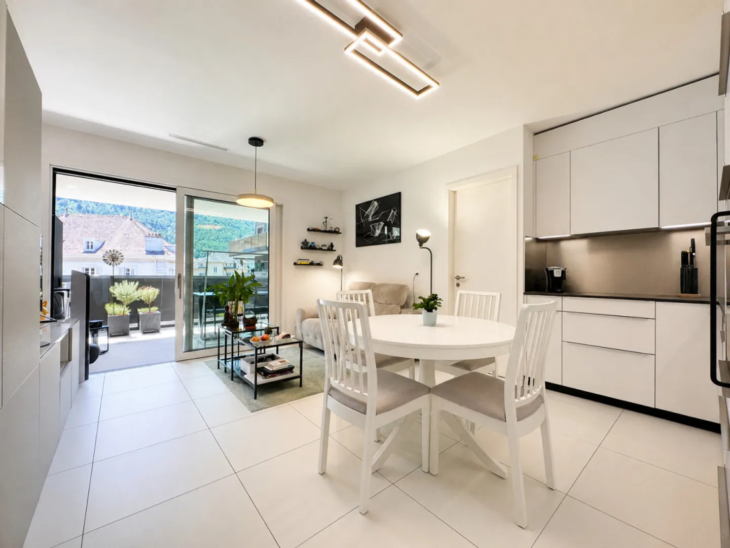MAGNIFICA APPARTAMENTO 2.5 MINERGIE CON GRANDE BALCONE - Foto 3 di 6
