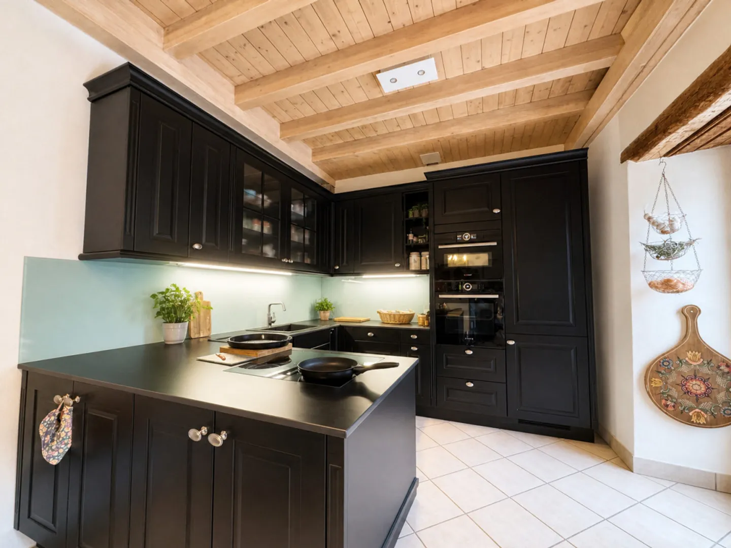 WINEMAKER'S HOUSE IN THE HEART OF CULLY - Photo 4 of 7