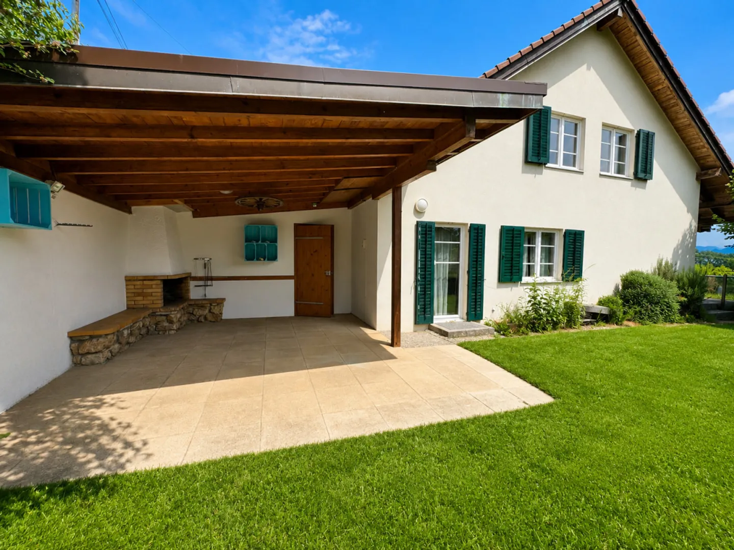 Lutry – Individual Villa with Breathtaking View - Photo 2 of 13