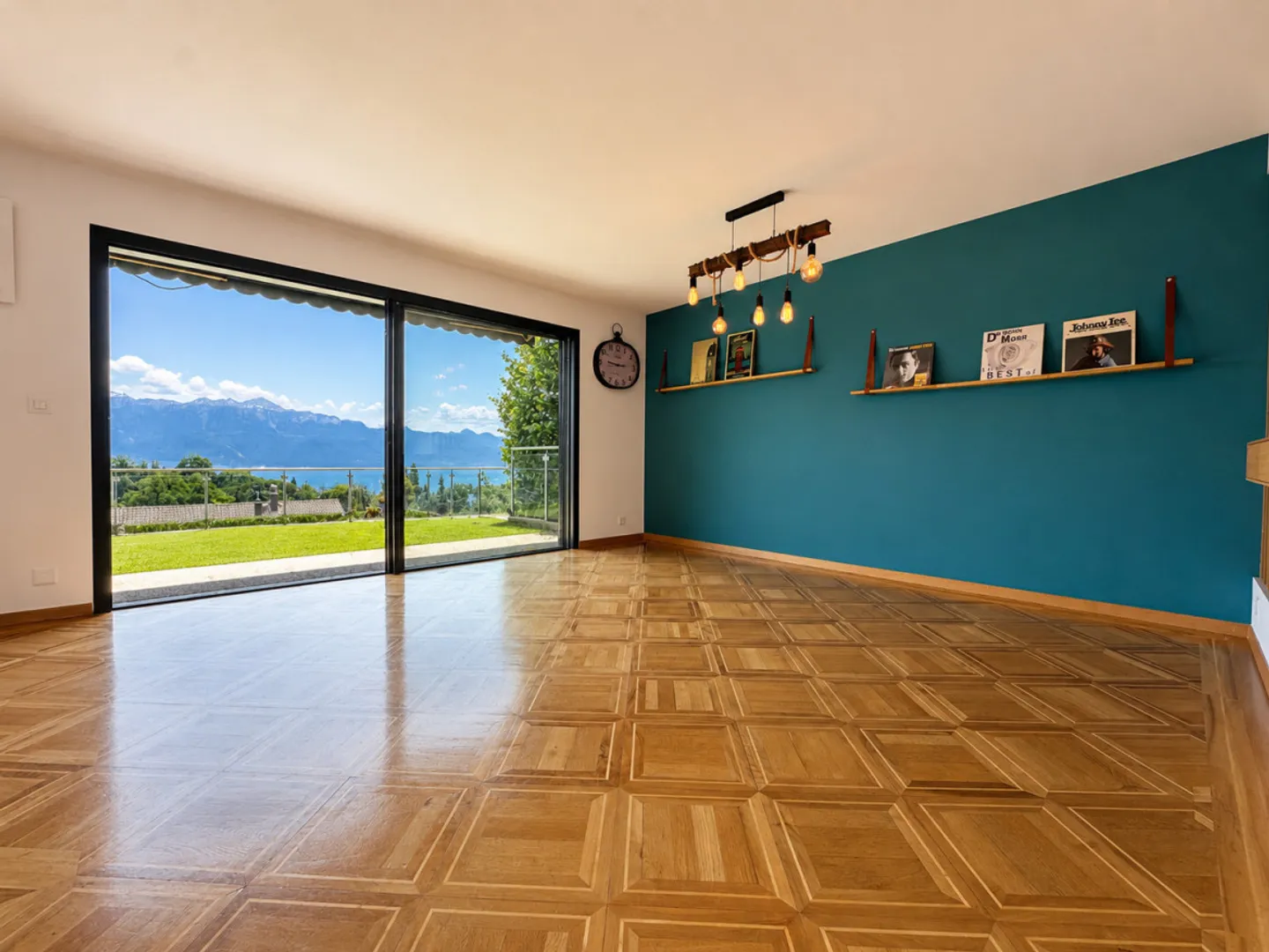 Lutry – Individual Villa with Breathtaking View - Photo 6 of 13