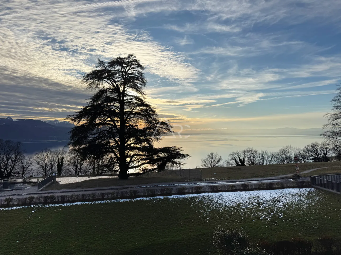 SPACIOUS 3.5P. OFFERING A BREATHTAKING VIEW! - Photo 10 of 10