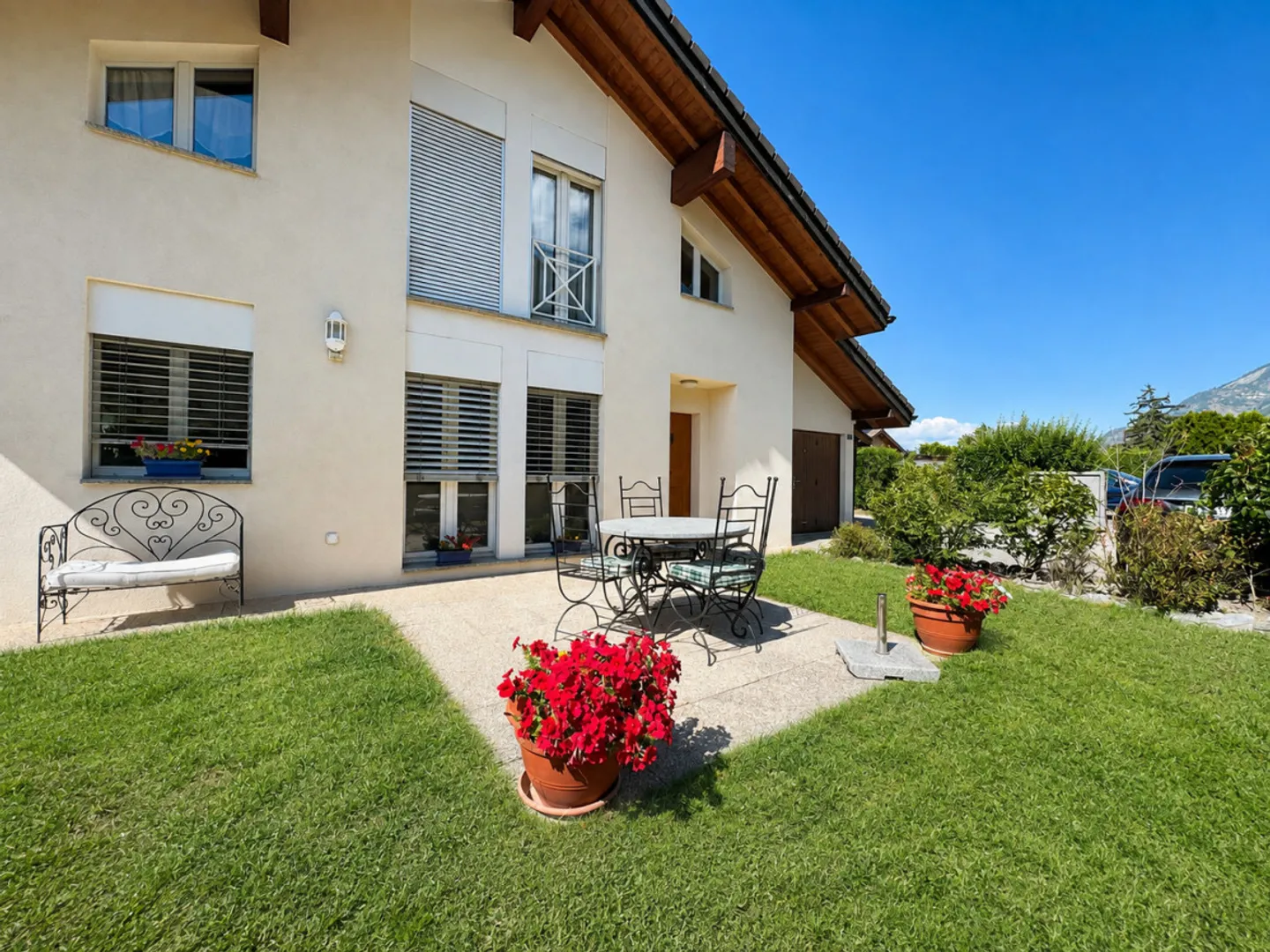 VILLA INDIVIDUALE DI 5.5 LOCALI CON GIARDINO E VERANDA A SAXON - Foto 3 di 12