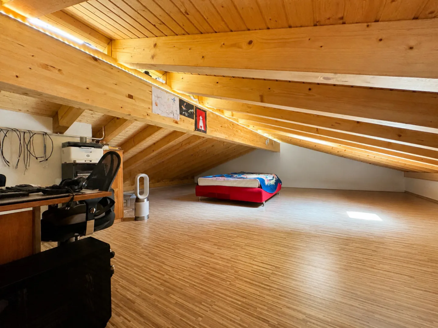 VILLA 6.5 LOCALI CON AMPIO GIARDINO E VISTA APERTA - Foto 8 di 11