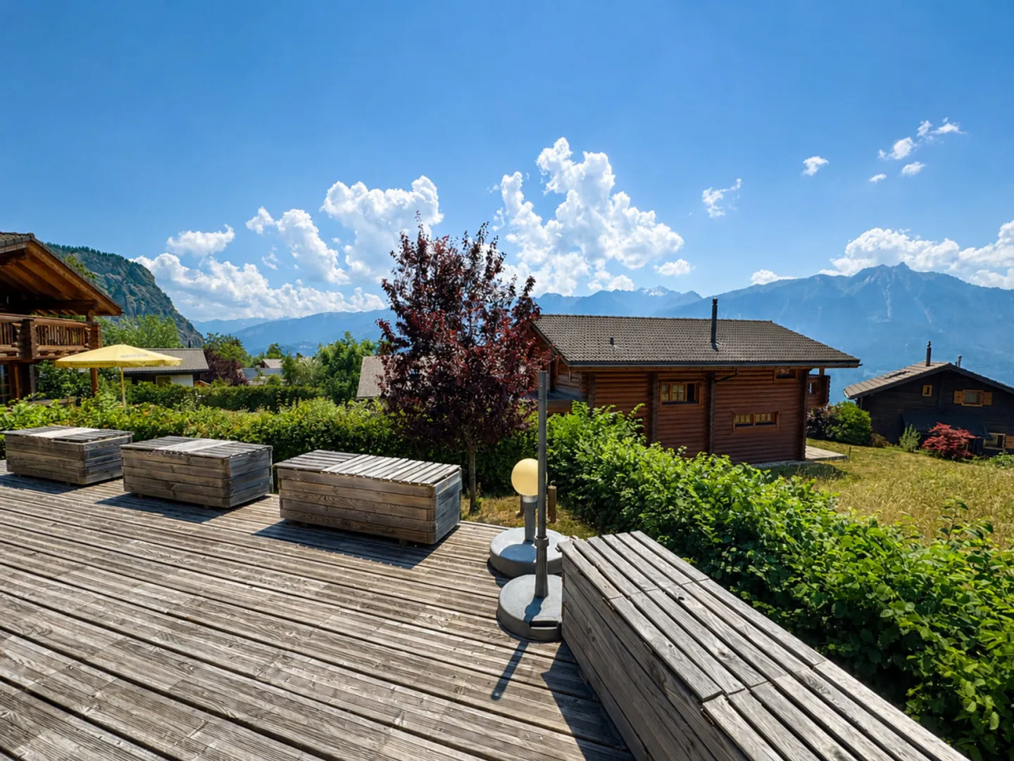 MAGNIFICENT RENOVATED CHALET – SECONDARY RESIDENCE &amp; SALES TO FOREIGNERS AUTHORIZED - Photo 4 of 12