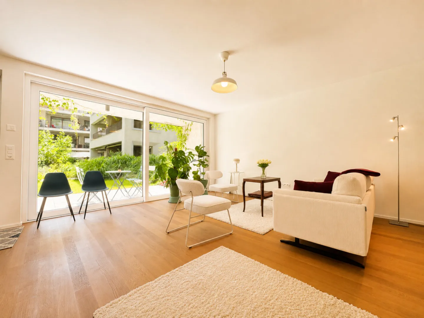 EXCEPTIONAL URBAN VILLA IN THE HEART OF MARTIGNY – 3.5 ROOMS WITH GARDEN AND CONVERTIBLE BASEMENT - Photo 2 of 9