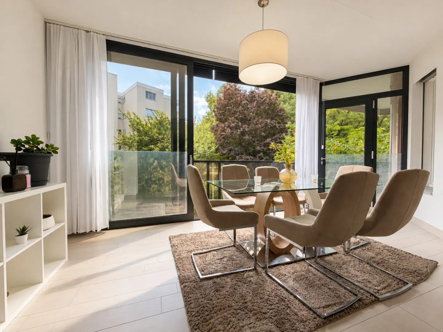 AUSGEZEICHNETE WOHNUNG 4.5P MIT UNABHÄNGIGEM STUDIO - BEGEHRTE GEGENDE DER FUSION, MARTIGNY - Foto 2 von 13