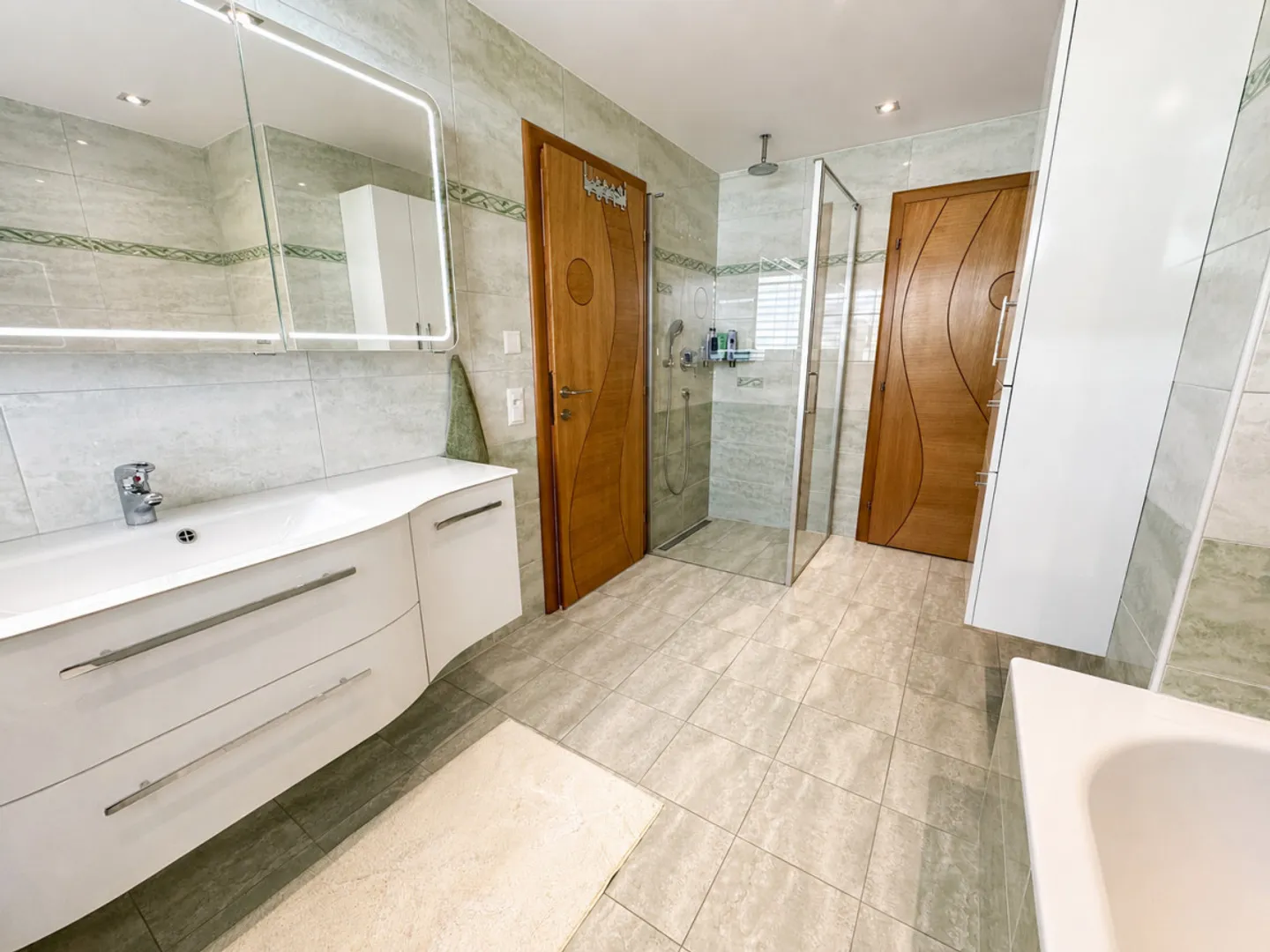VILLA 6.5 LOCALI CON AMPIO GIARDINO E VISTA APERTA - Foto 6 di 11
