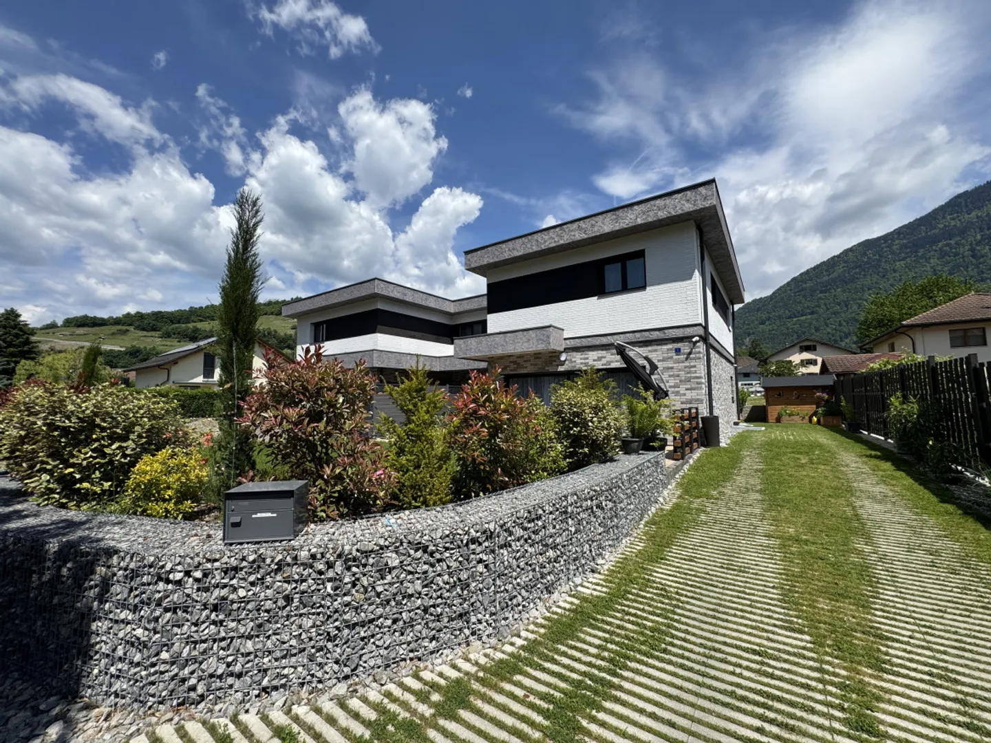 VILLA SEMI-INDIPENDENTE ECCEZIONALE NEL CUORE DI BEX - Foto 1 di 9