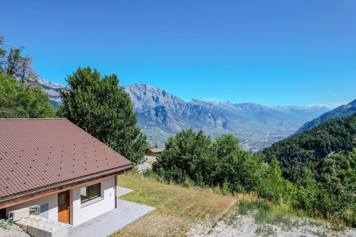 CHALETS NUOVI 4.5 STANZE CON VISTA PANORAMICA A SAXON - Foto 2 di 6