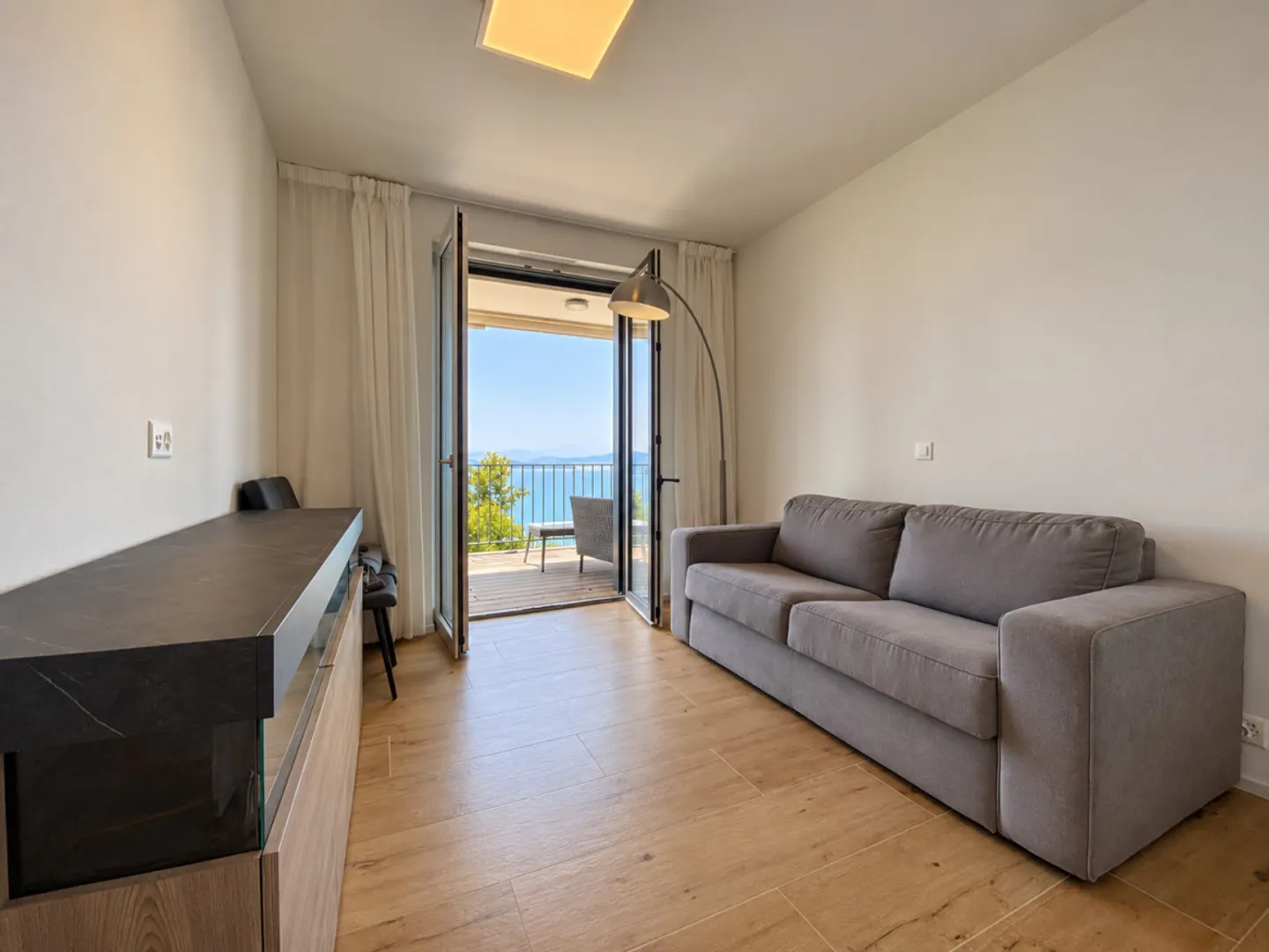 WOHNUNG MIT PANORAMABLICK AUF DEN GENFERSEE - MÖBLIERT VERKAUFT - Foto 6 von 6