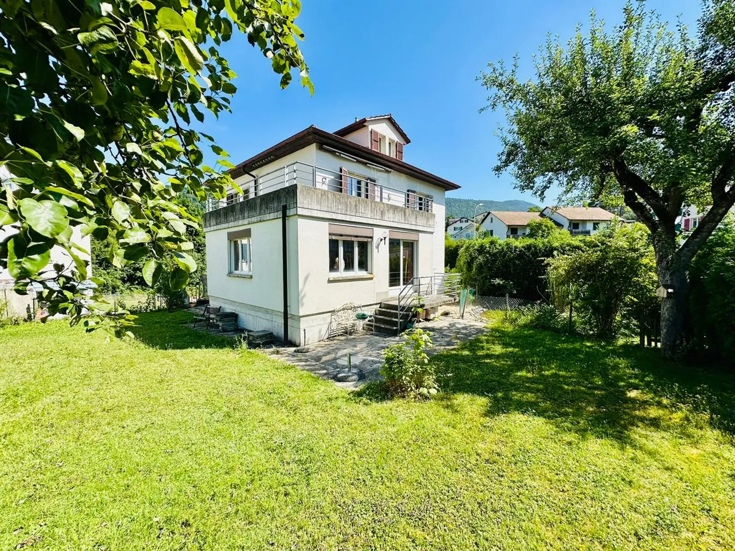 Grande maison familiale avec jardin - Photo 3 sur 13