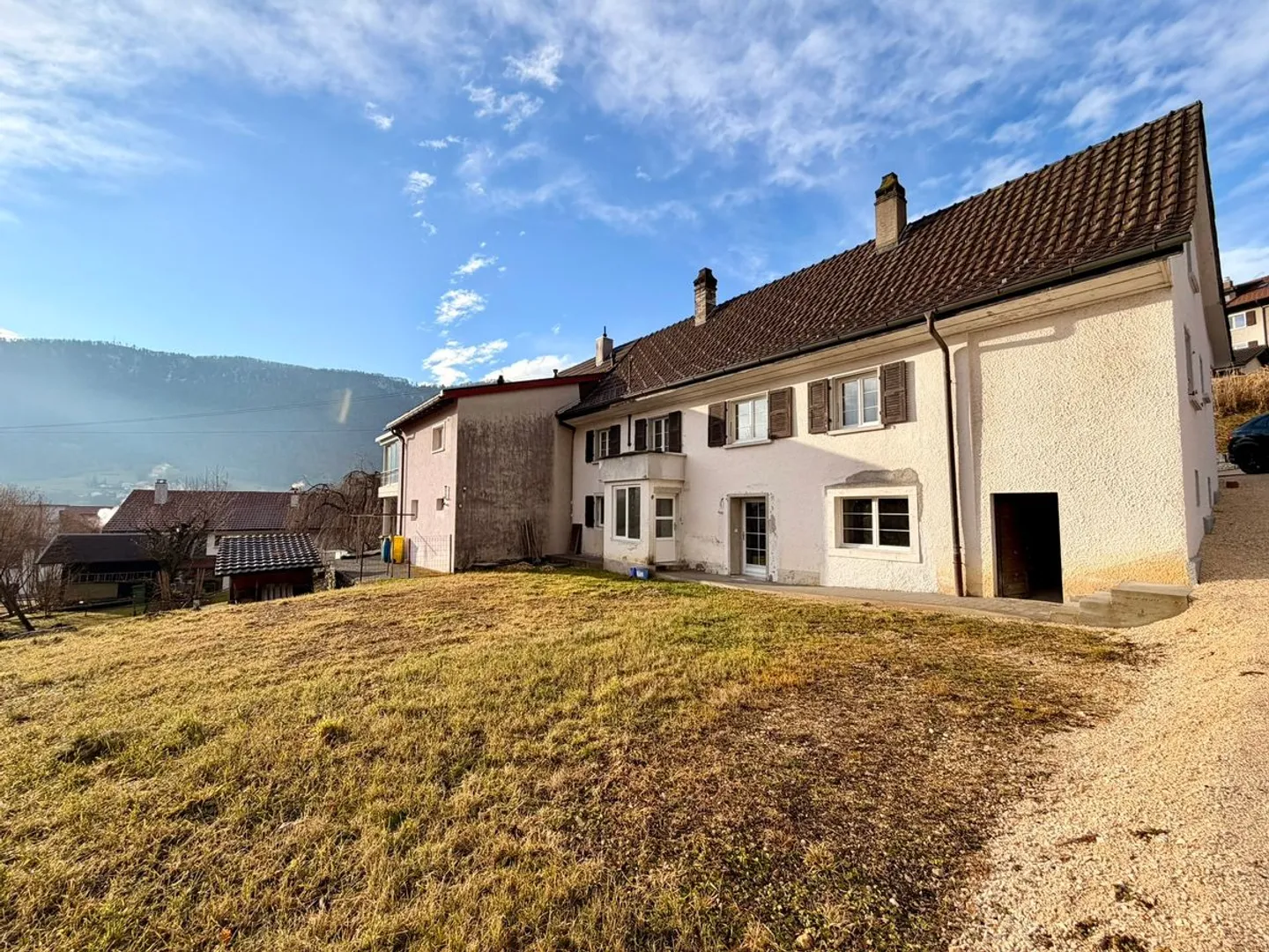 Charmante Maison Mitoyenne - Photo 1 sur 13