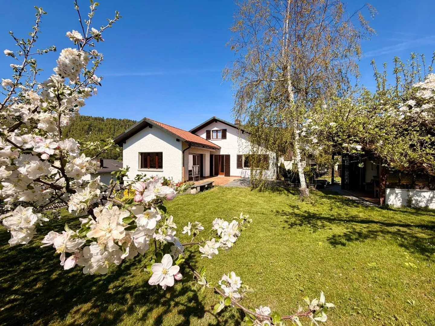 Maison Familiale Spacieuse à Moutier - Photo 2 sur 13