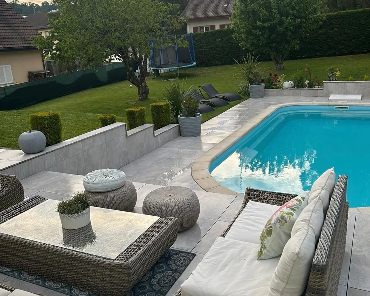 High-end individual villa in Penthalaz - Photo 1 of 8