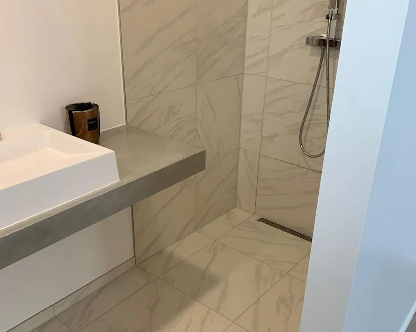 High-end individual villa in Penthalaz - Photo 8 of 8