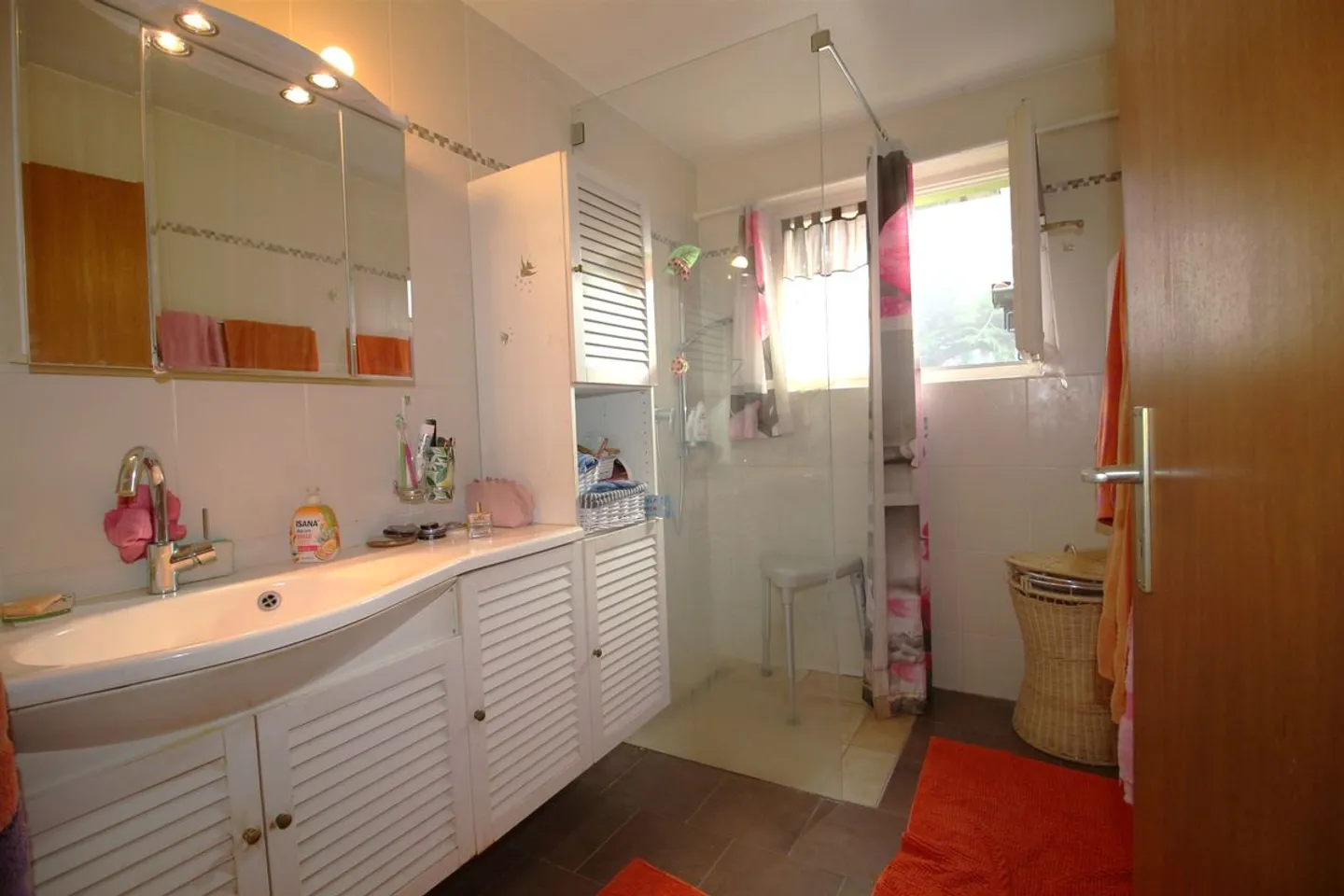 Belle maison individuelle de 2 appartements avec grand jardin - Foto 5 di 12