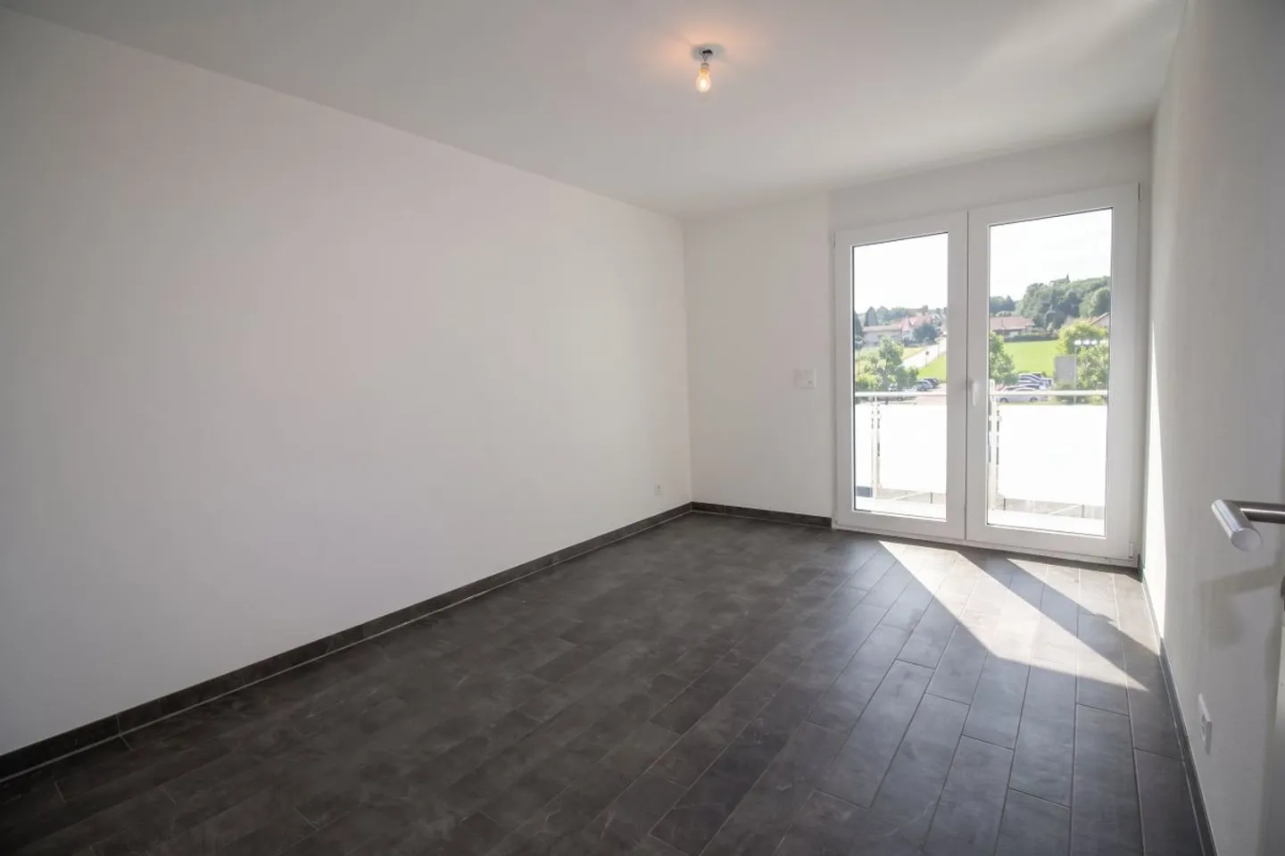 Villa moderne avec grande terrasse - Photo 4 sur 9
