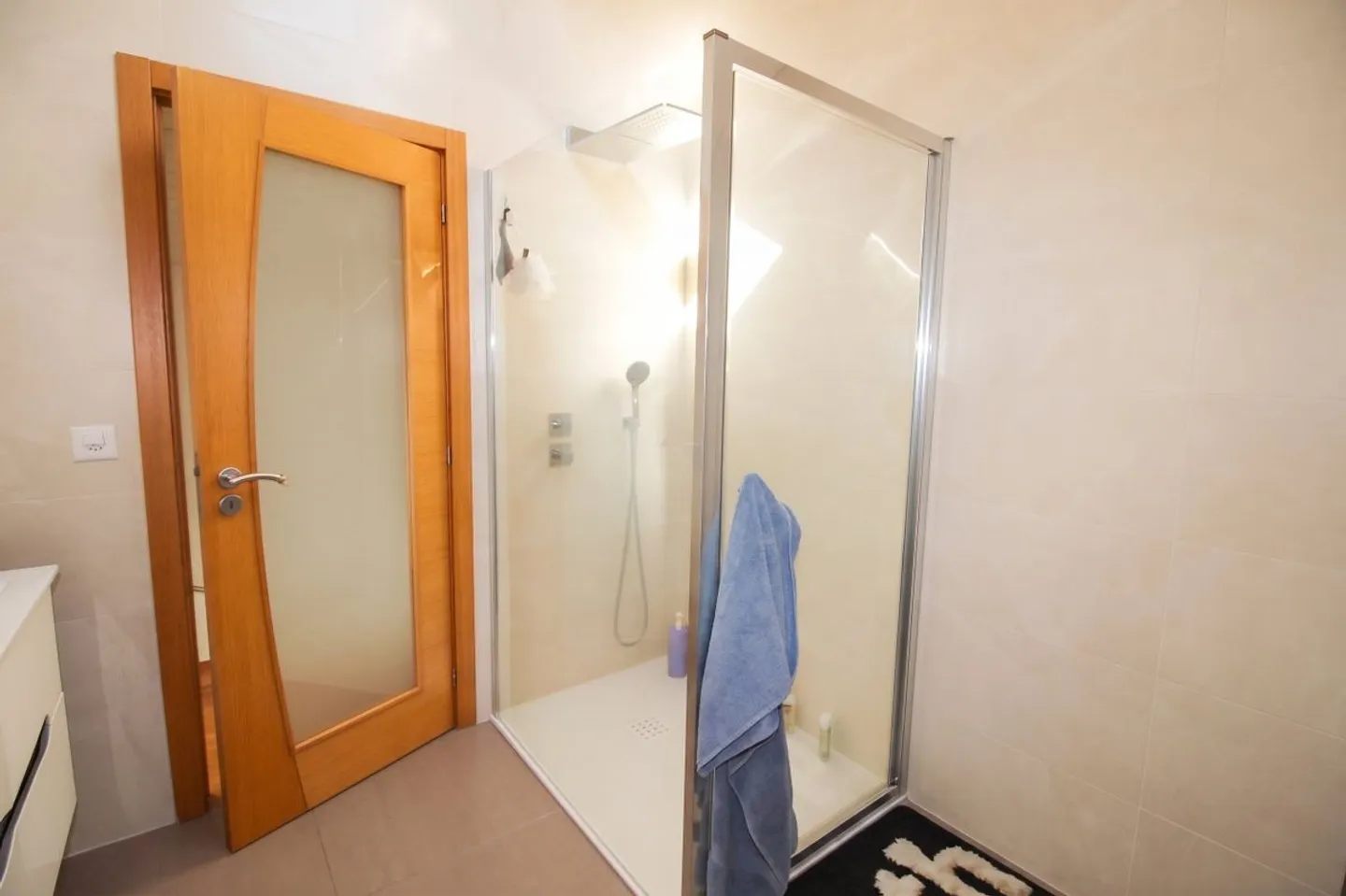 Belle villa jumelle avec piscine - Photo 5 sur 12